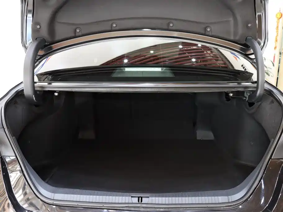 Toyota Avalon 2023 Hybrid 2.5L Luxury Edition фото 16