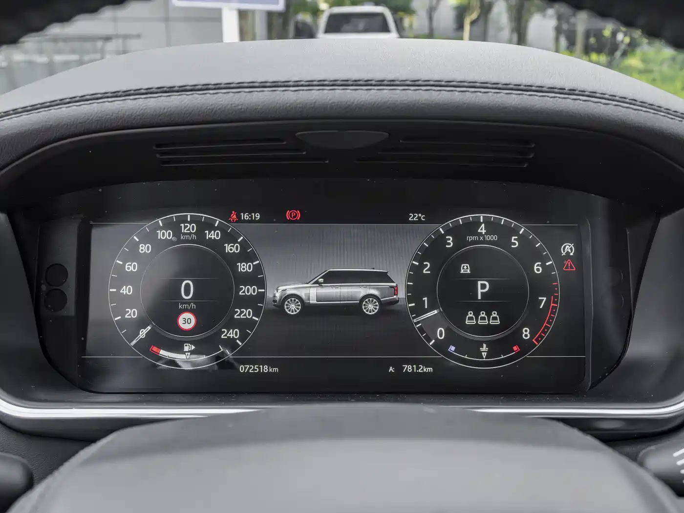 Land Rover Range Rover 2021 3.0 L6 Heritage Extended Classic Edition фото 11