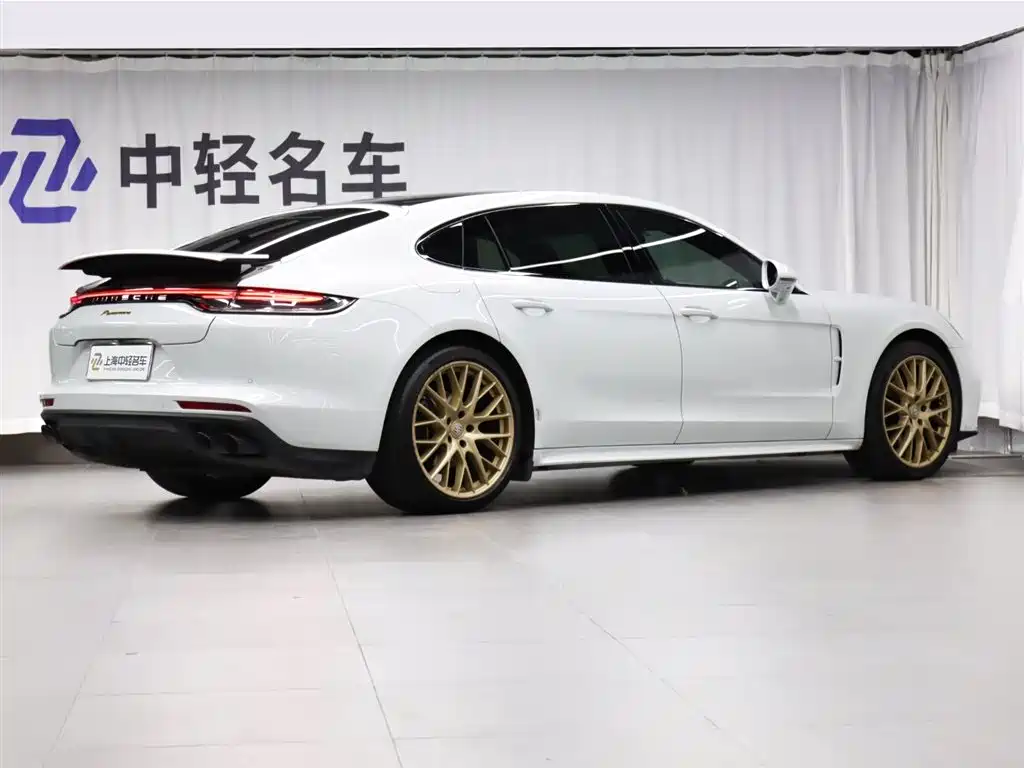  PANAMERA