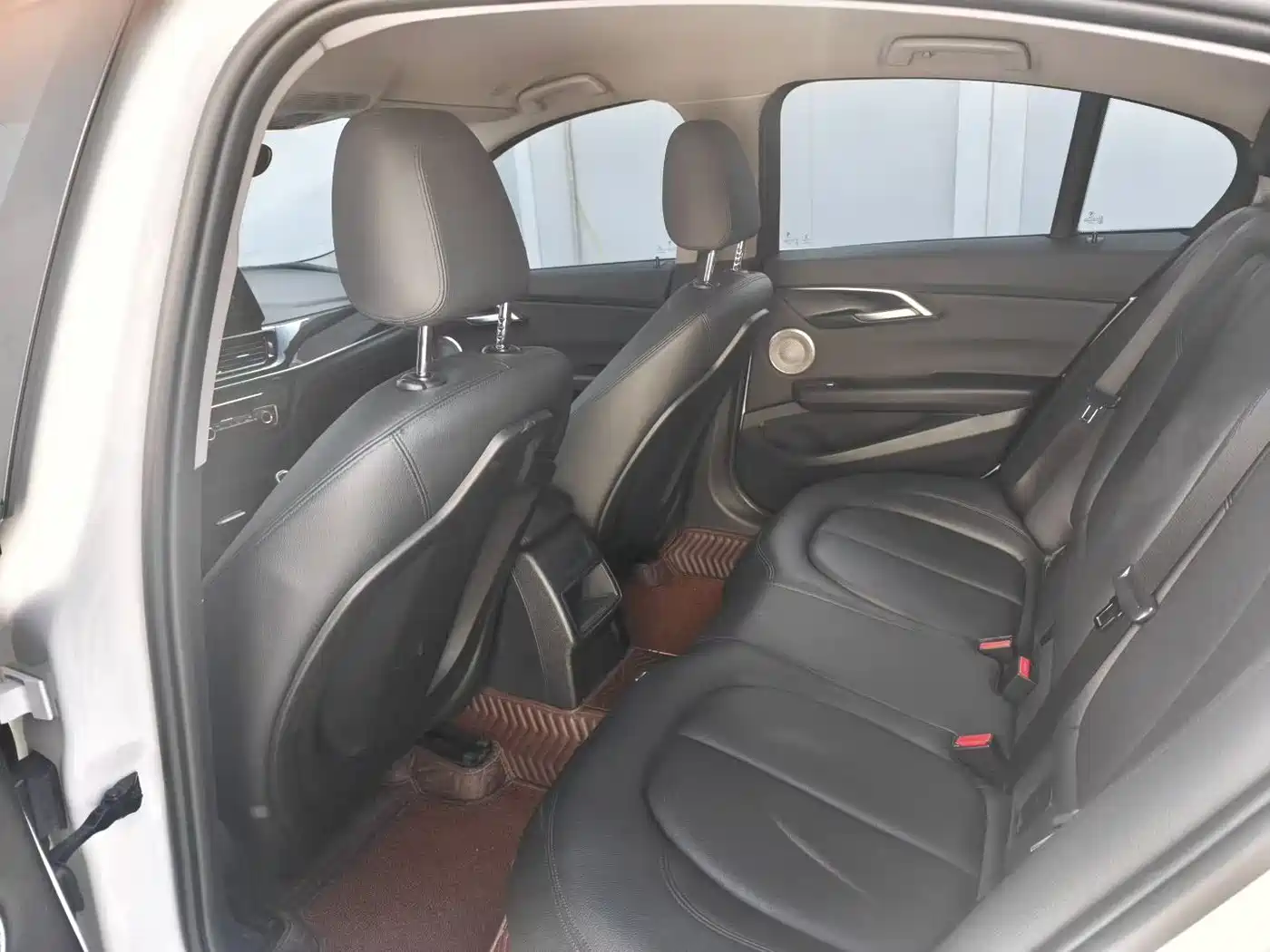 BMW 1 Series 2021 120i M Sport фото 6