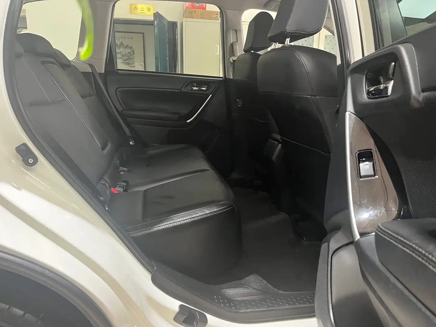 Subaru Forester 2016 2.0i Fashion Navigation Edition фото 8