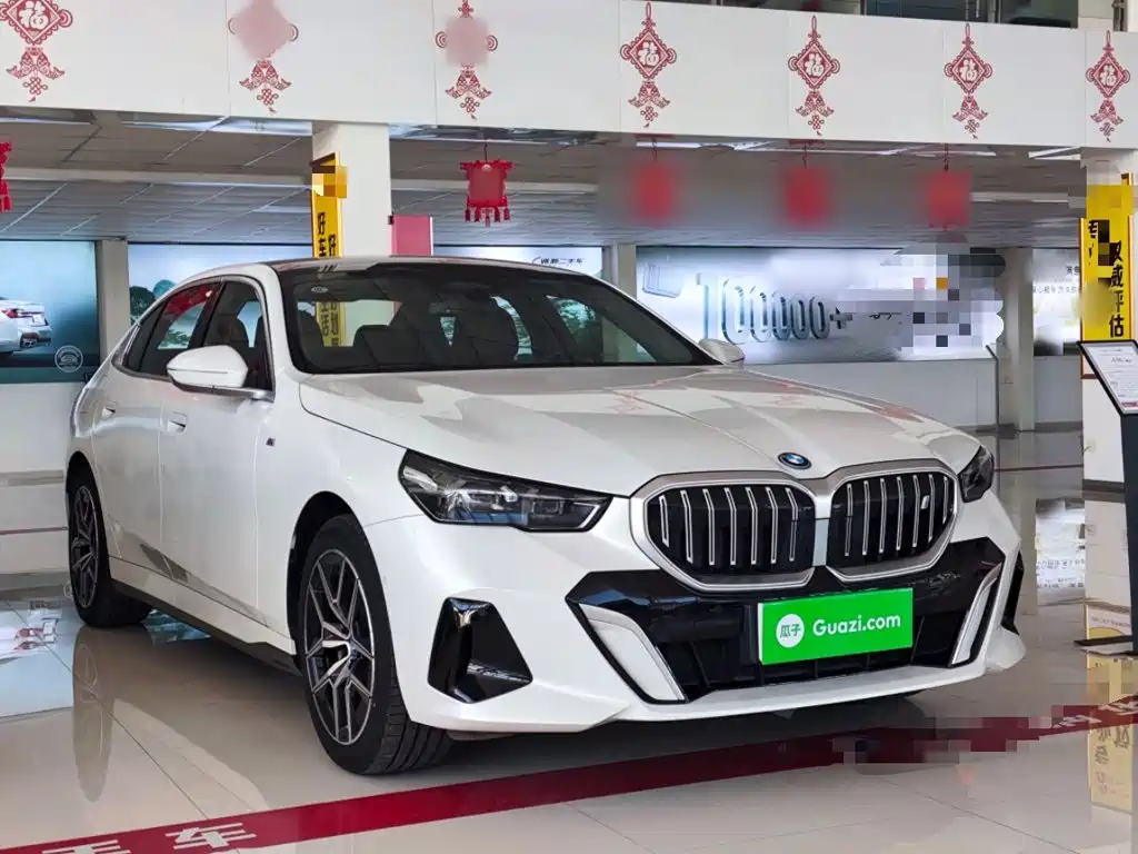 2025 BMW i5