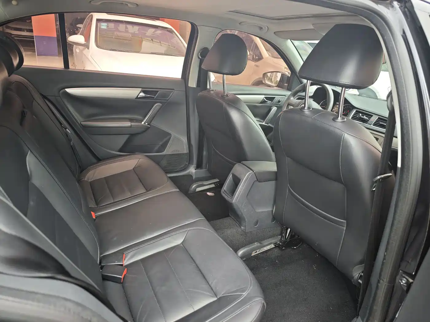 Volkswagen Lavida 2013 Facelift Classic 1.6L Automatic Comfort фото 12