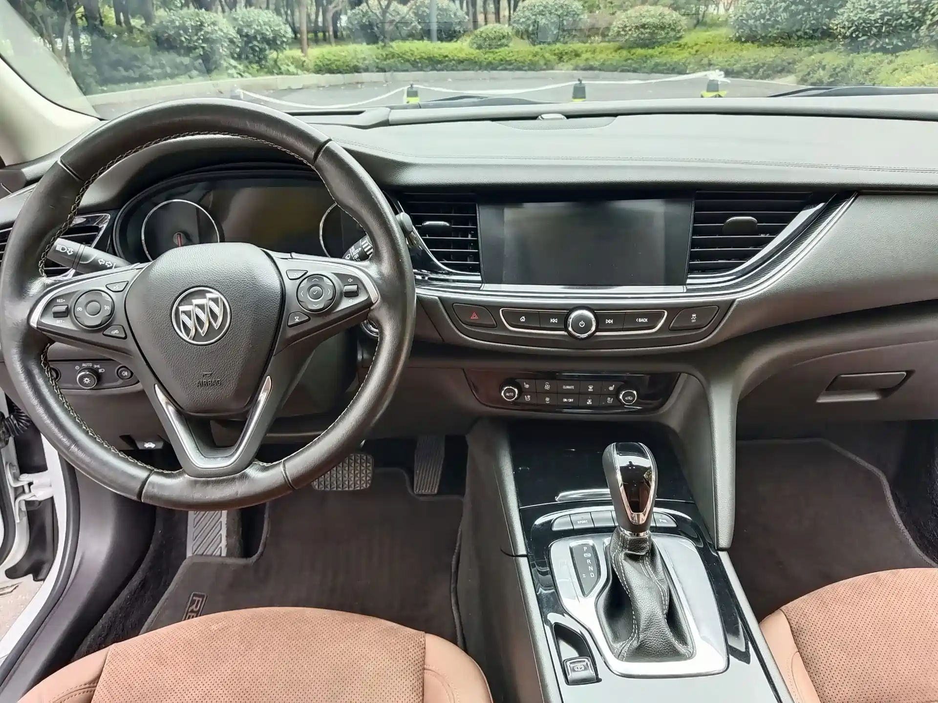 صورة 11 - Buick Regal