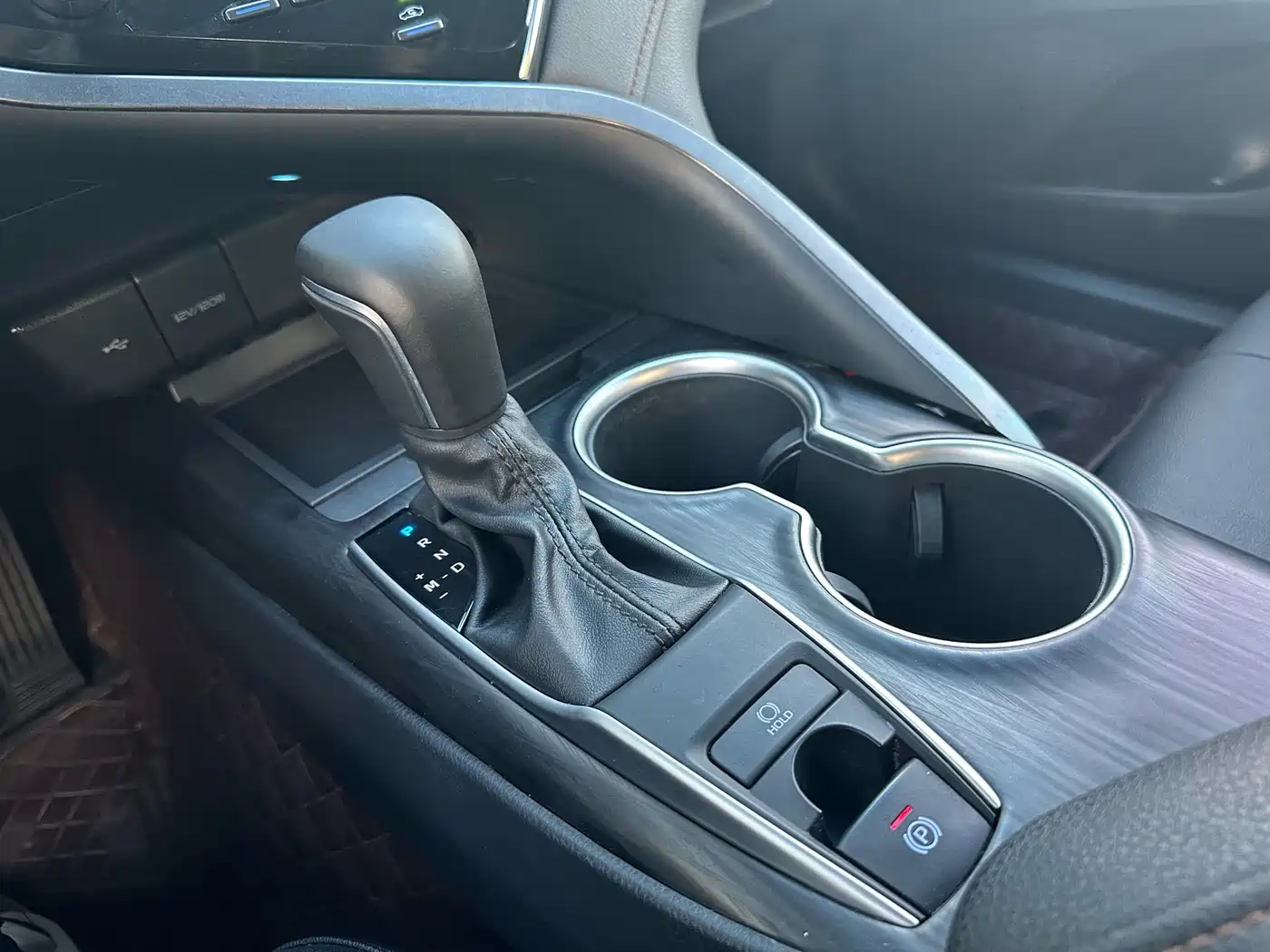 Toyota Camry 2021 2.0G Luxury Edition фото 14