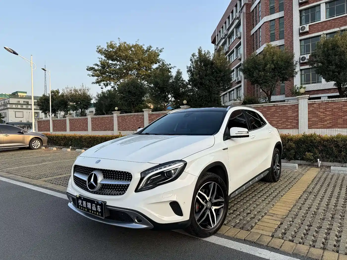 Mercedes-Benz GLA 2017 GLA 220 4MATIC Fashion