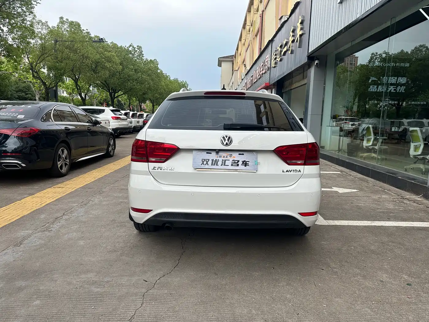 Volkswagen Lavida Tour 2017 1.6L Automatic Trend Edition фото 8