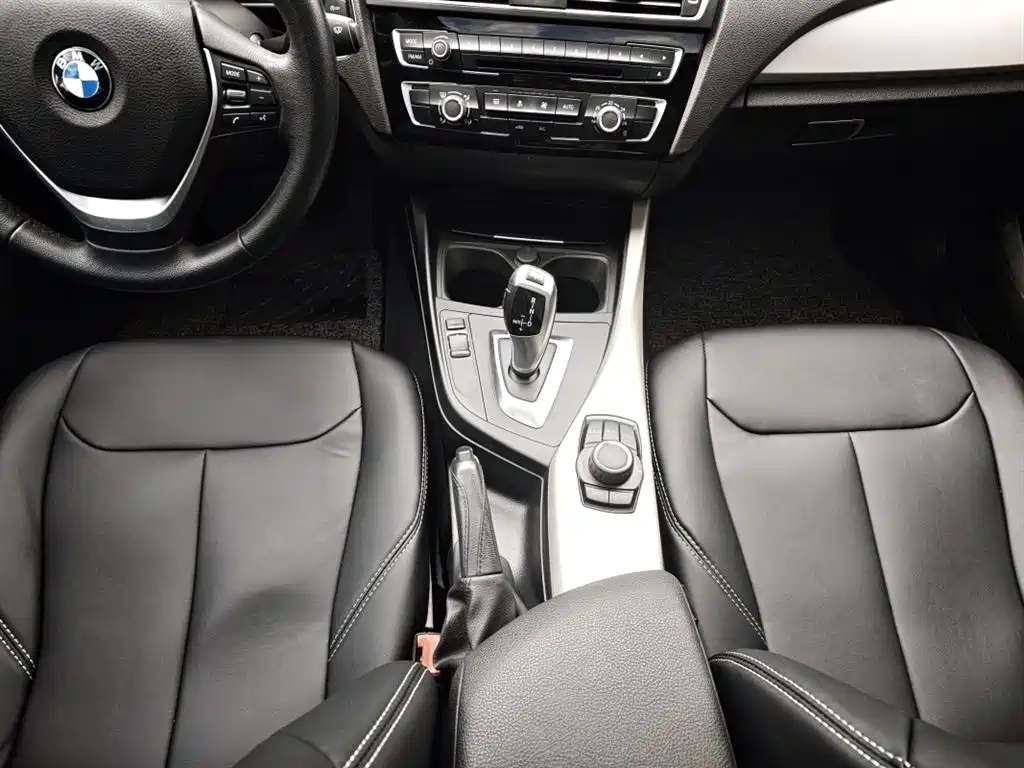 BMW 1 Series (Import) 2016 118i Leading фото 13