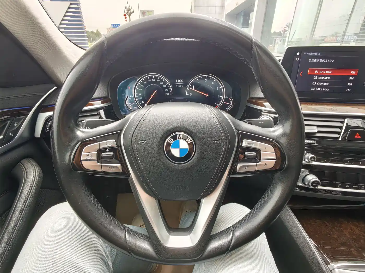 BMW 5 Series 2018 525Li Luxury Package фото 8