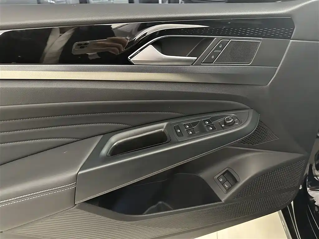 VOLKSWAGEN PASSAT NEW ENERGY