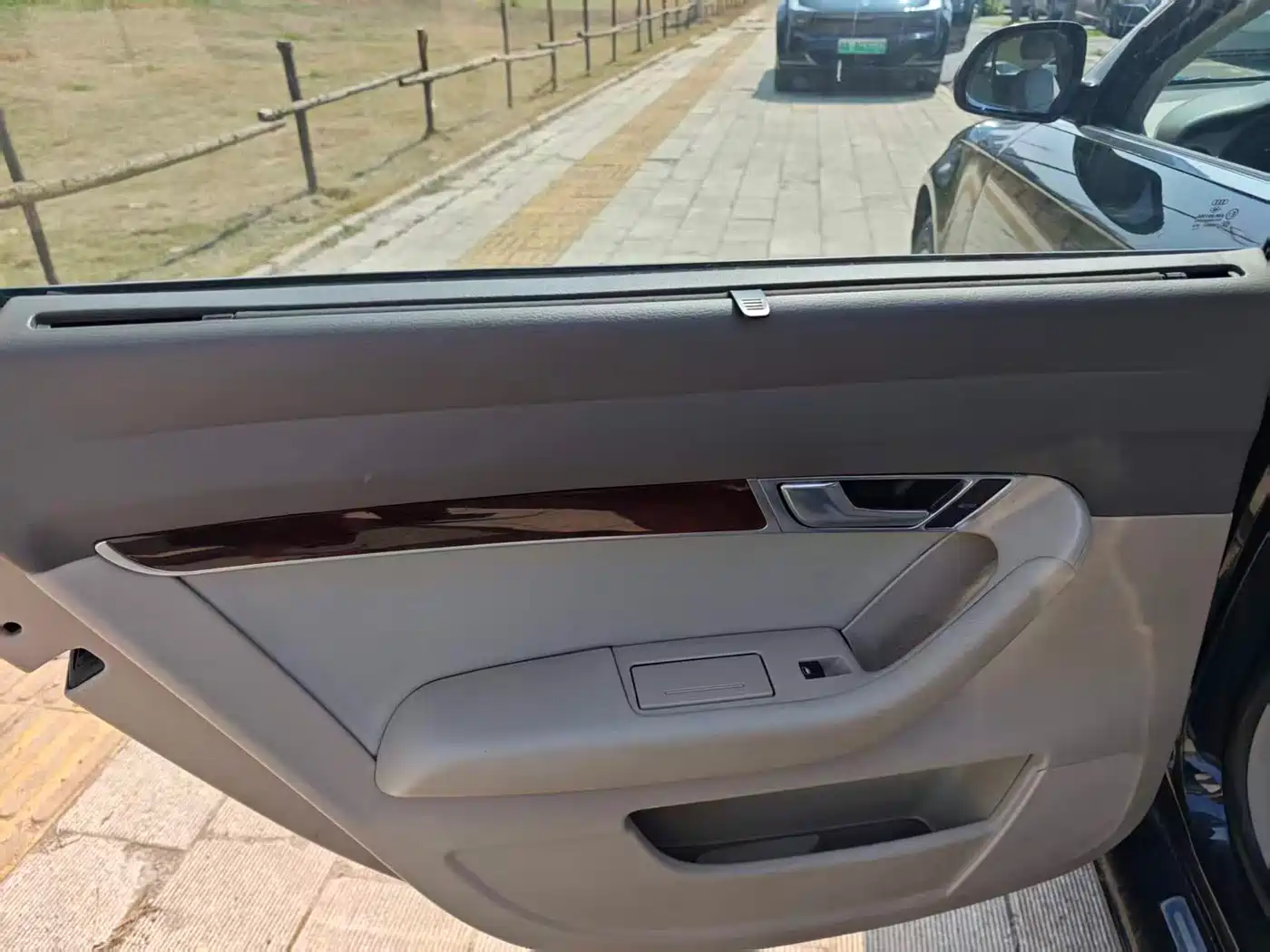 Audi A6L 2011 2.0 TFSI Automatic Comfort фото 11