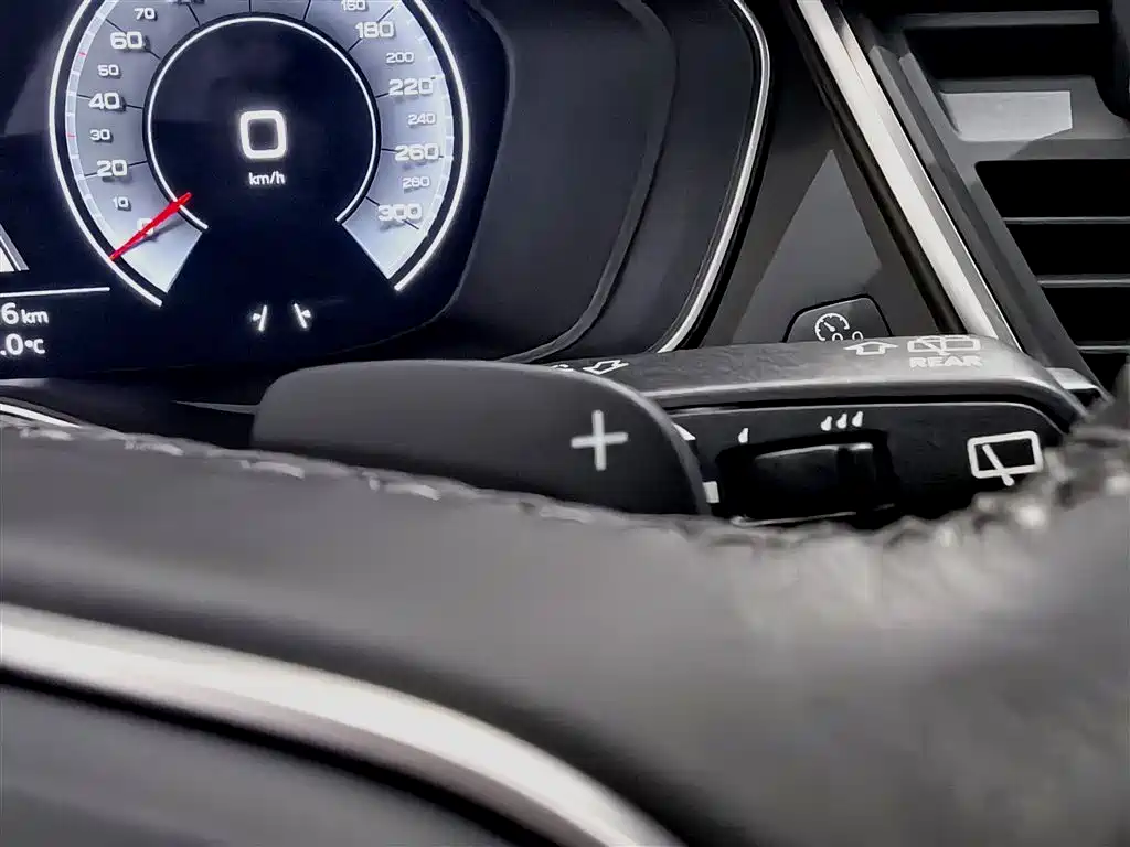 Audi Q5L 2022 40T Luxury Dynamic фото 16