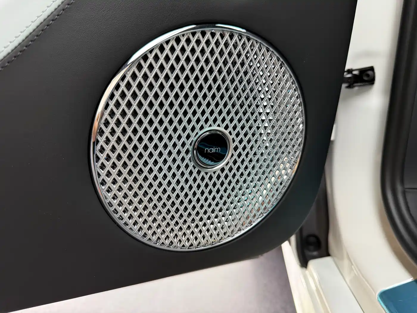 BENTLEY CONTINENTAL PLUG IN HYBRID