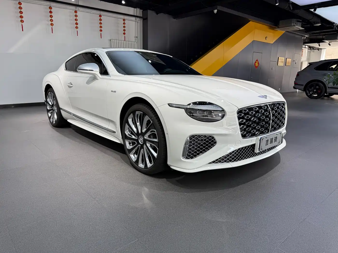 BENTLEY CONTINENTAL PLUG IN HYBRID