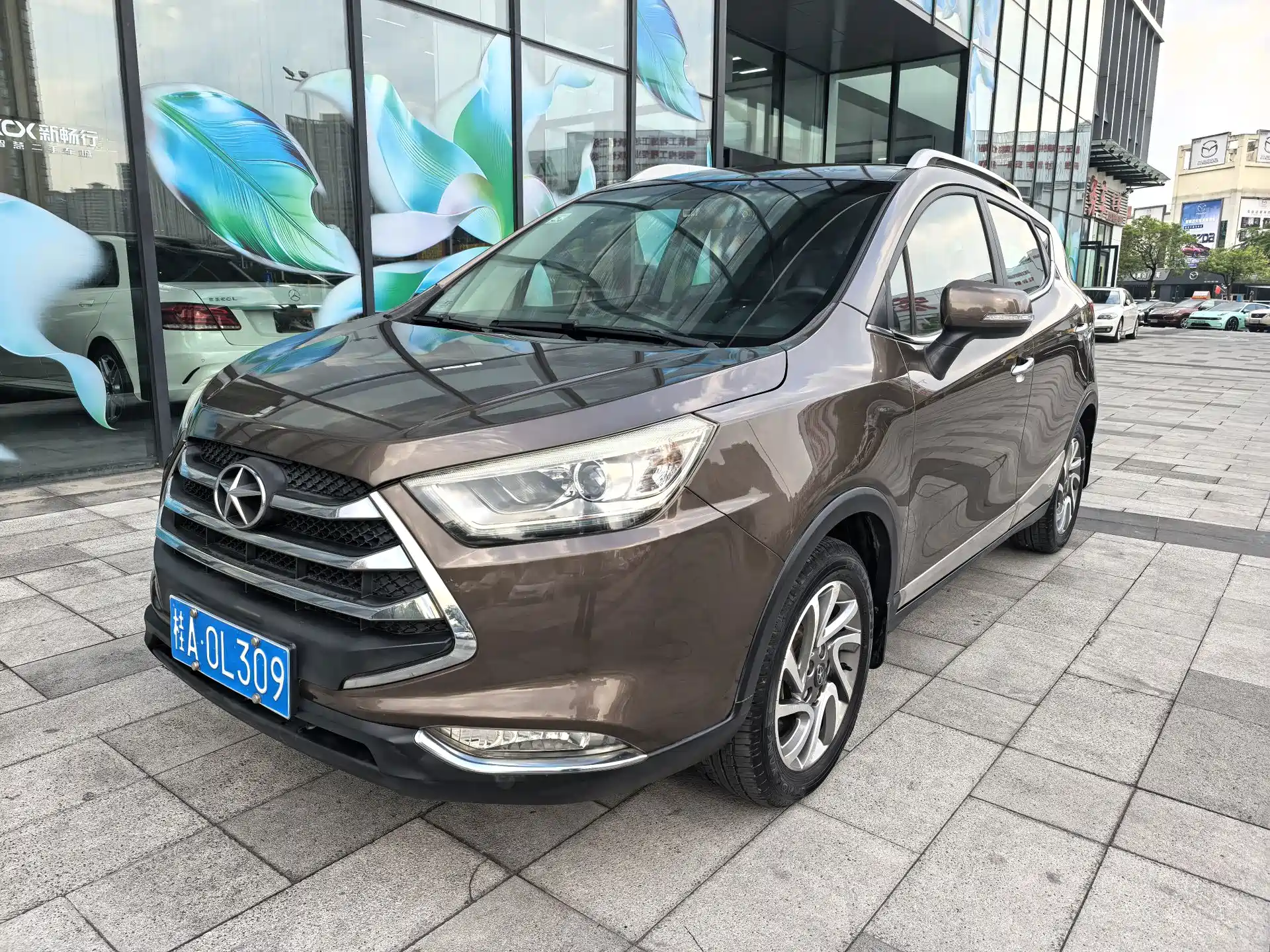 Фото 1 - JAC Refine S3