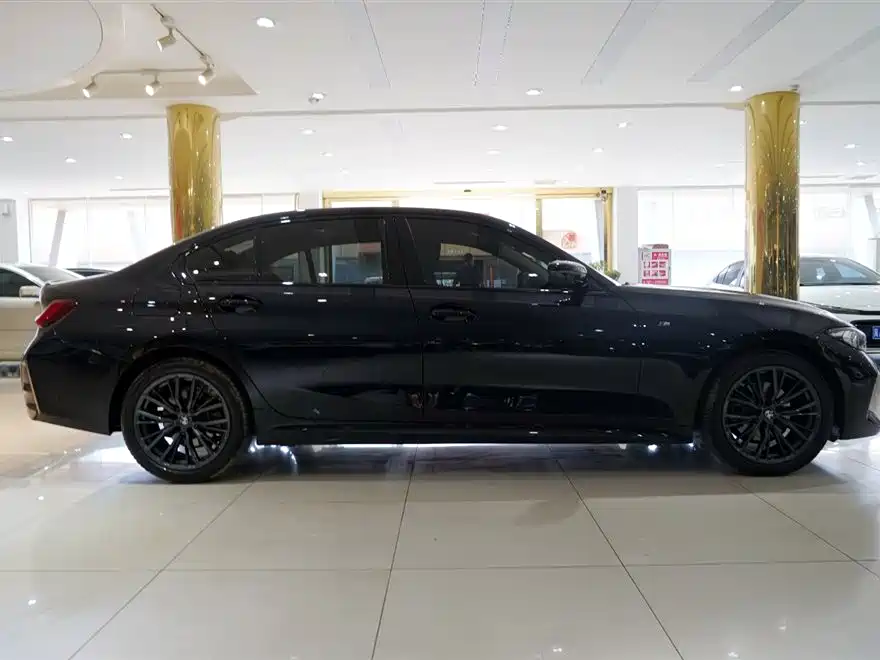 BMW 3 Series 2024 325Li M Sport Shadowline Package фото 17