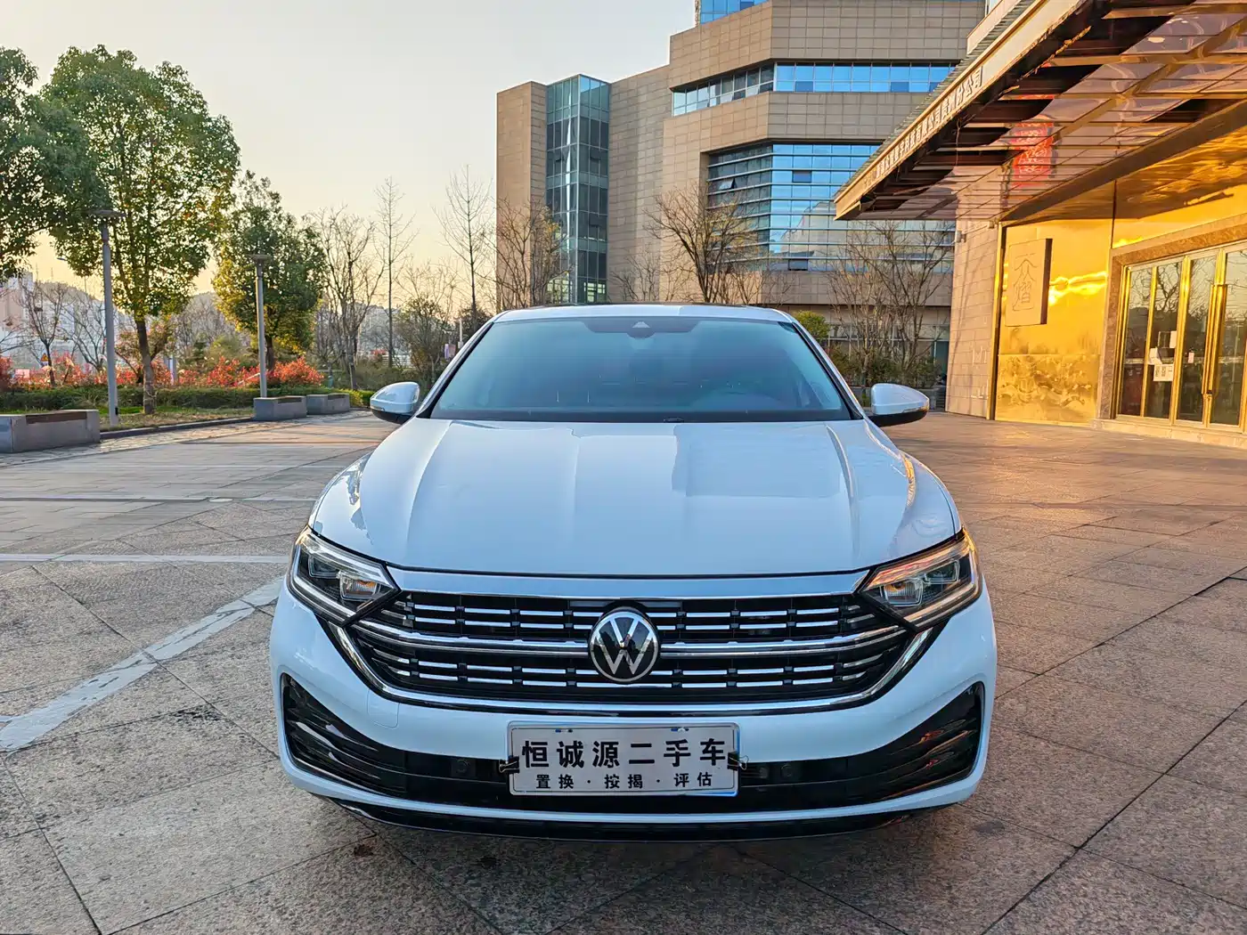 Volkswagen Sagitar 2023 300TSI DSG Excellence Edition фото 2