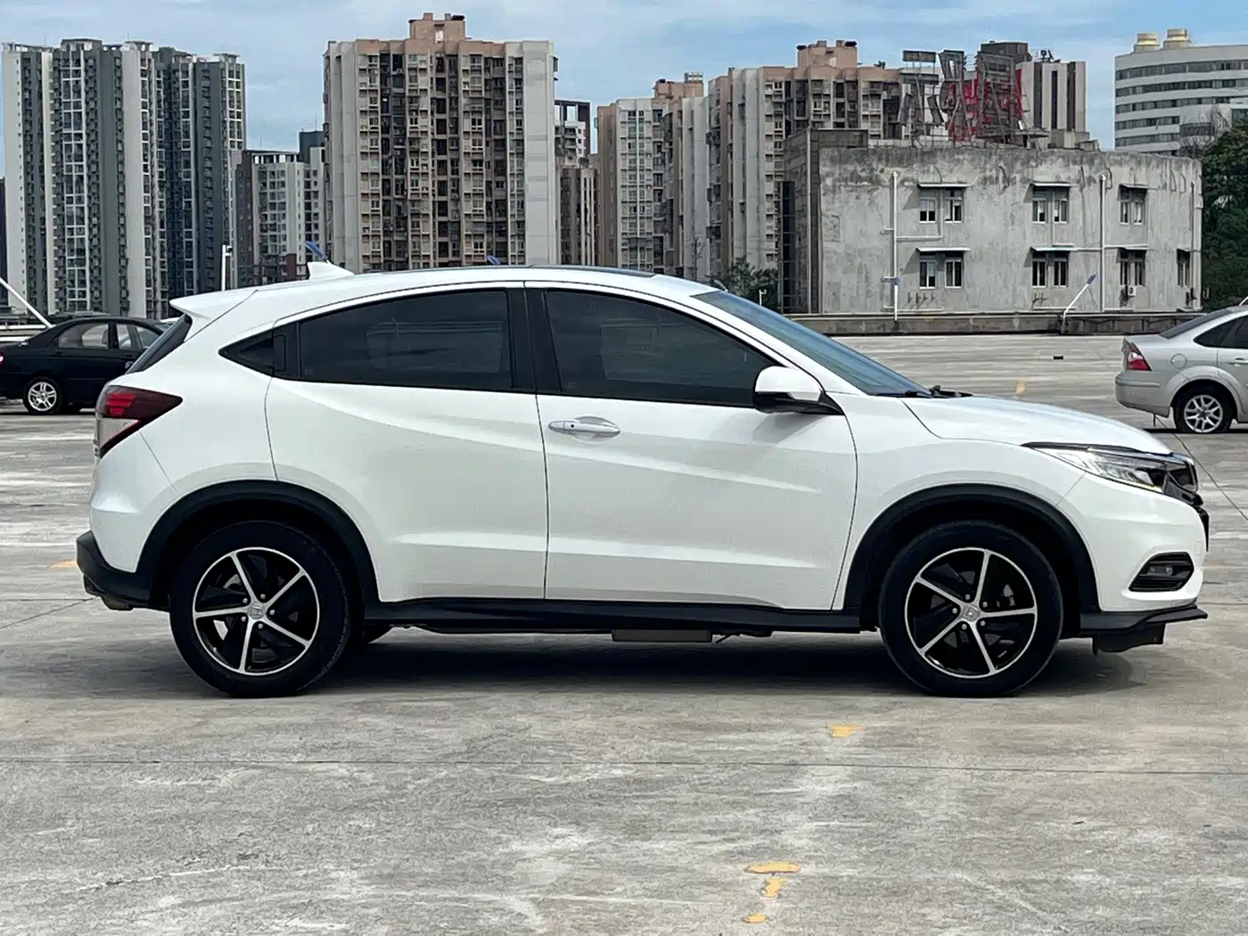 Фото 8 - Honda Vezel