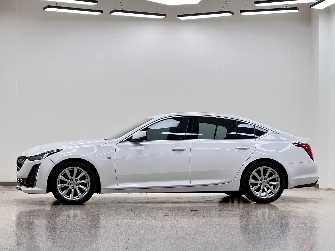 Cadillac CT5 2020 2020 28T Fashion Model