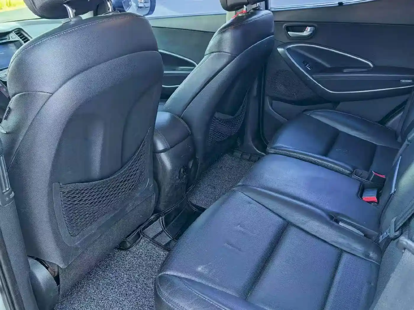 Фото 9 - Hyundai Santa Fe