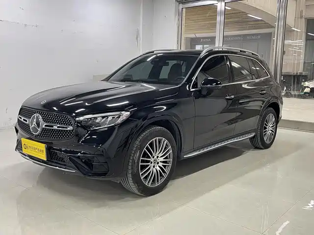 MERCEDES-BENZ GLC