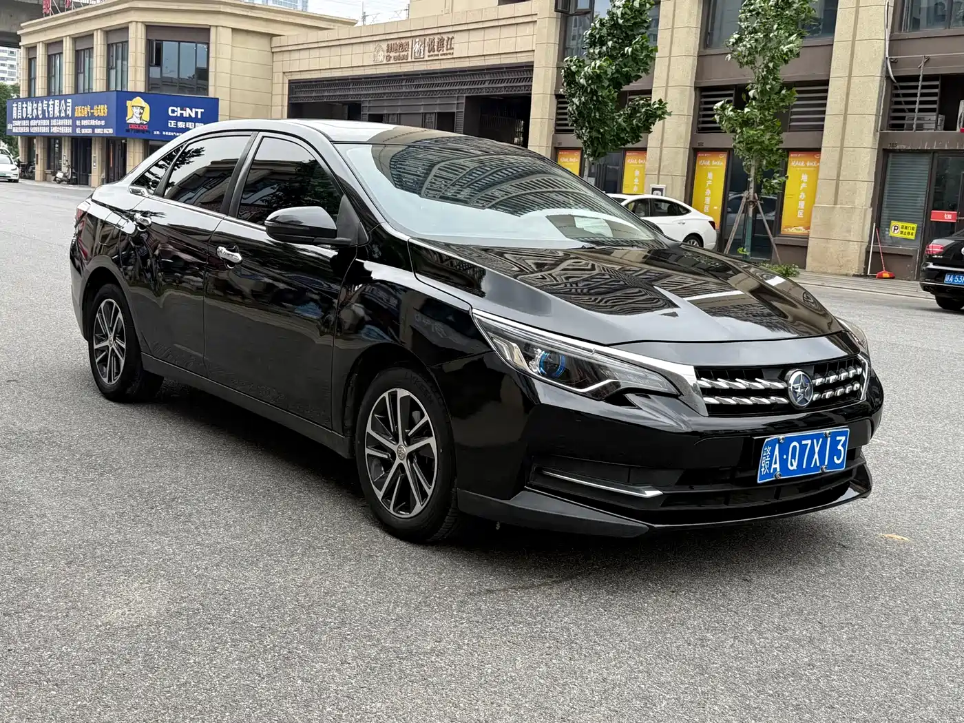 Venucia D60 2020 1.6L XL CVT Delight Edition