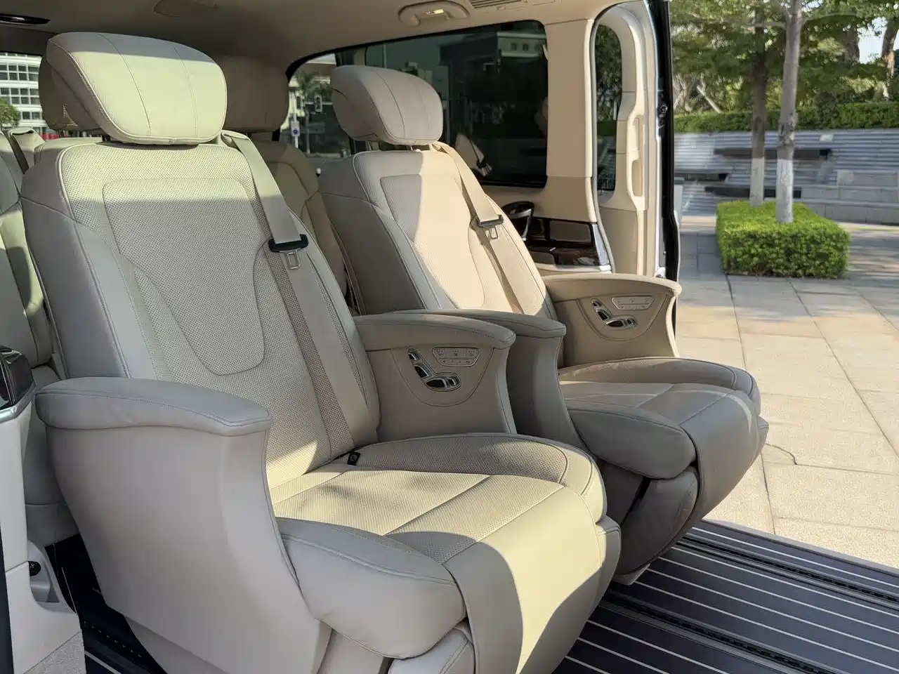 Mercedes-Benz V-Class 2017 2016 V 260 L Premium Long