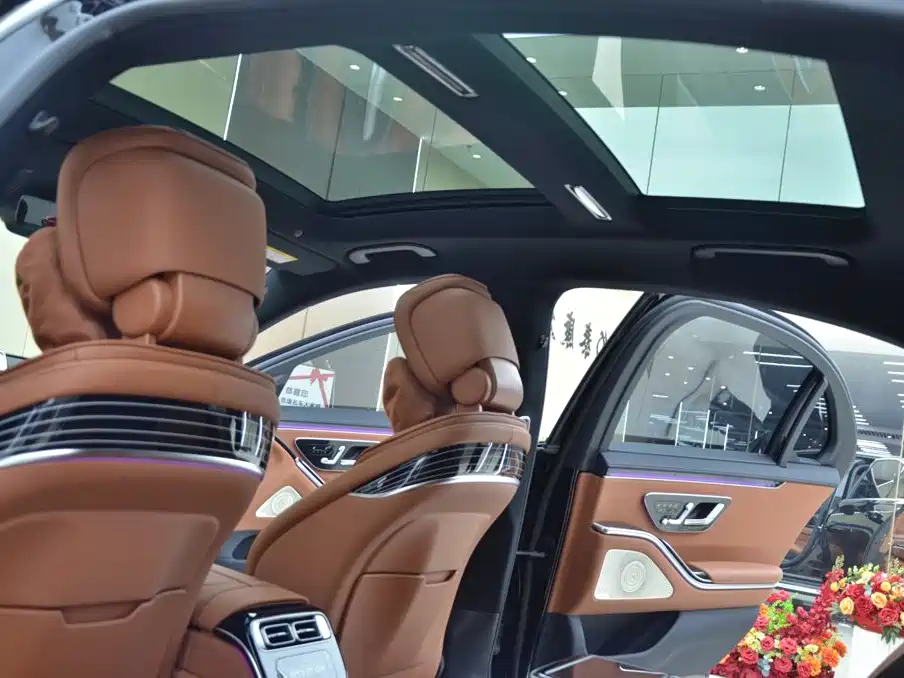 Фото 16 - Mercedes-Benz S-Class