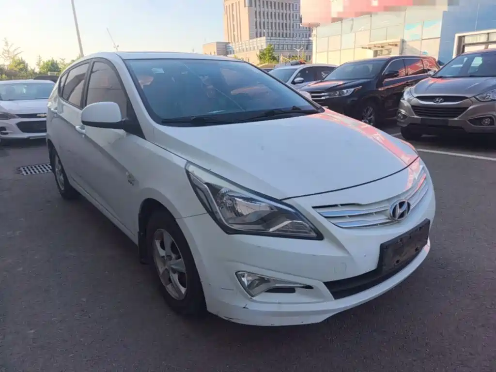 Hyundai Reina 2017 2016 1.4L Automatic GLX Leading