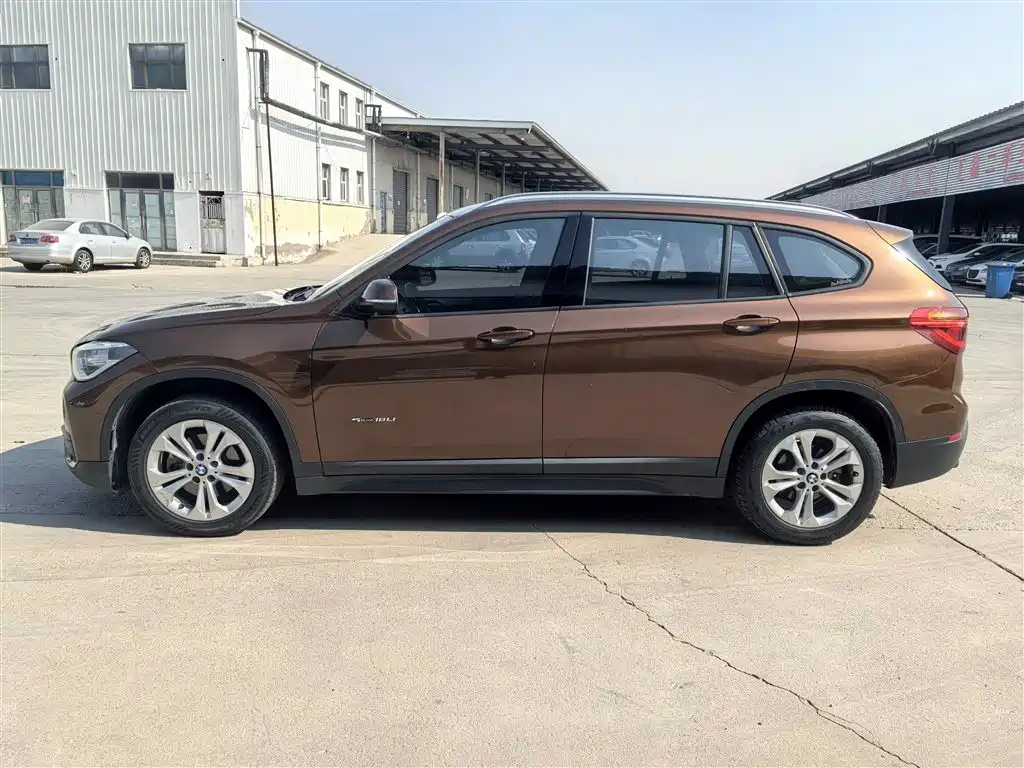 BMW X1 2016 sDrive18Li Premium Model фото 13