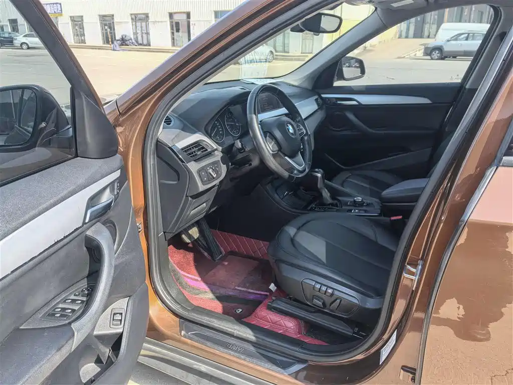 BMW X1 2016 sDrive18Li Premium Model фото 17