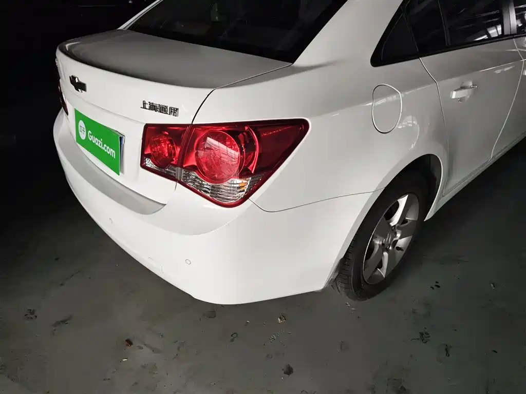 Chevrolet Cruze 2013 Model 1.8L SE AT фото 24