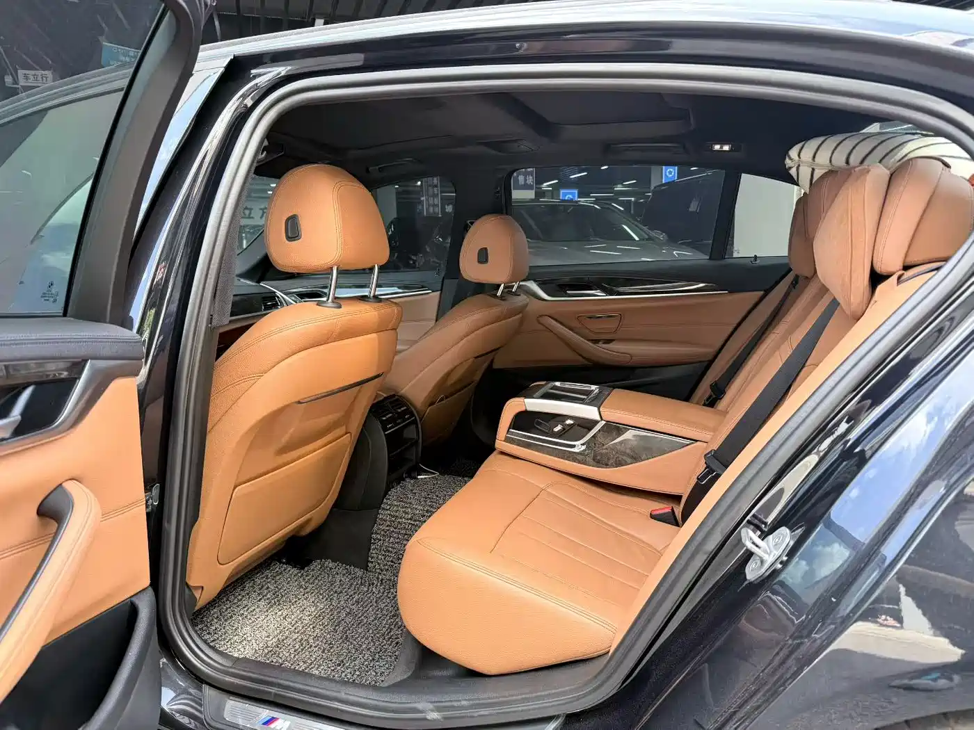 BMW 5 Series 2019 530Li Leading Luxury Package фото 6