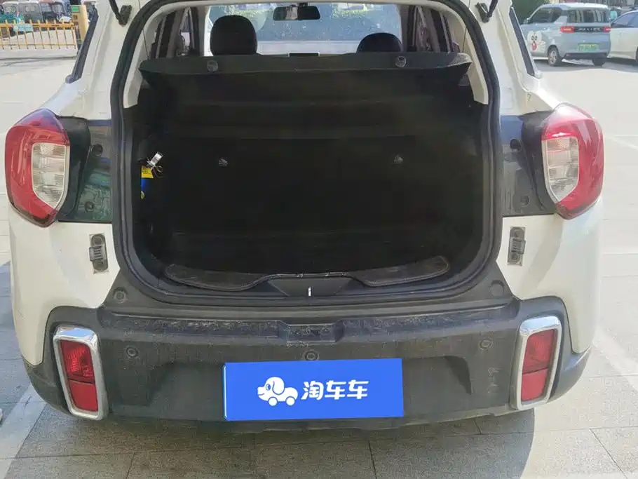 BAIC Changhe Q35 2017 2016 1.5L Automatic Smart Edition