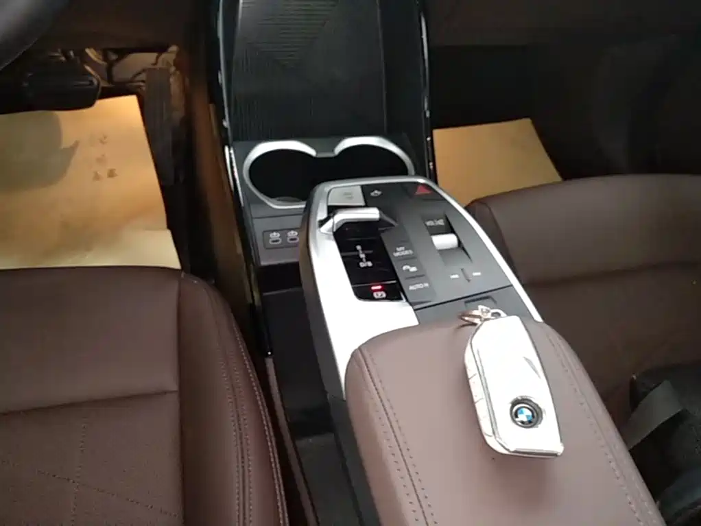 BMW iX1 2023 eDrive25L M Sport Package фото 14