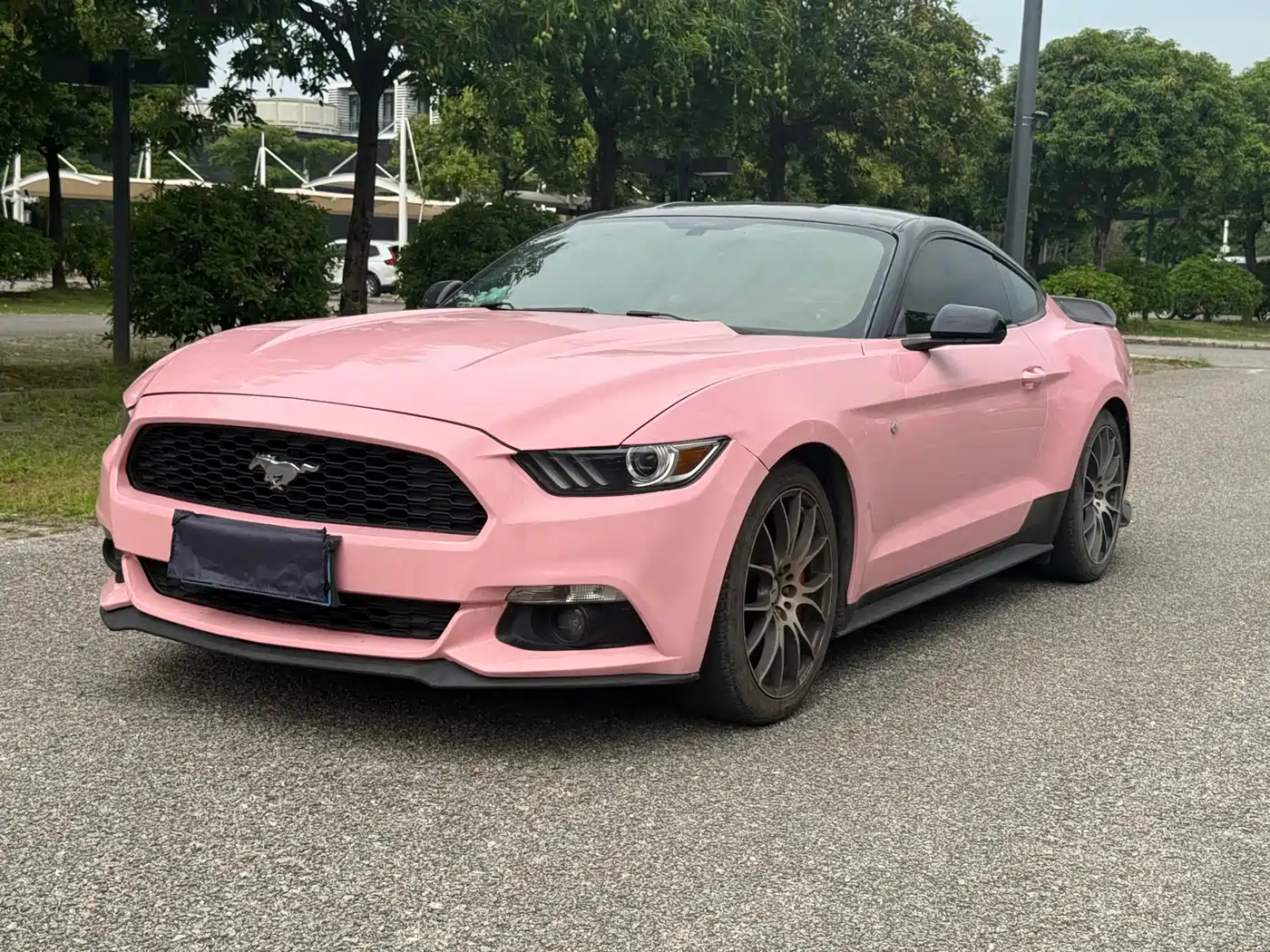 Photo 1 - Ford Mustang