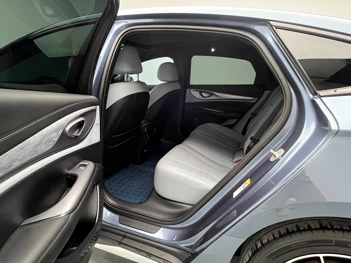 BYD Seal 2024 Glory Edition DM-i 1.5L 121km Luxury фото 14