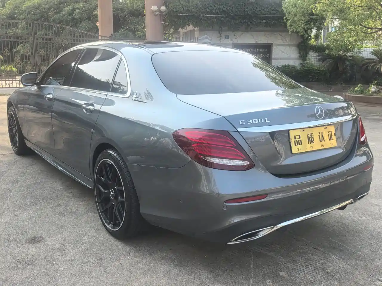 Mercedes-Benz E-Class 2020 E 300 L Sport Luxury Model фото 7