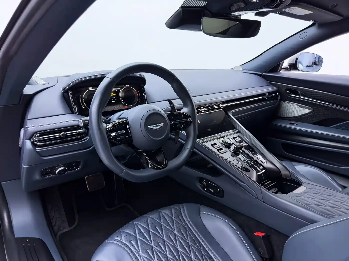Aston Martin DB12 2024 2025 4.0T V8 Coupe