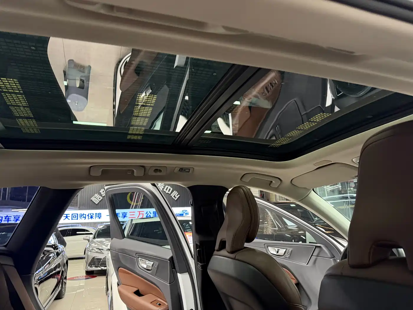Фото 22 - Volvo XC60