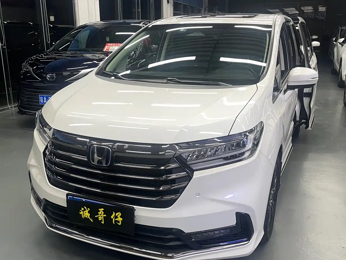 Фото 3 - Honda Odyssey