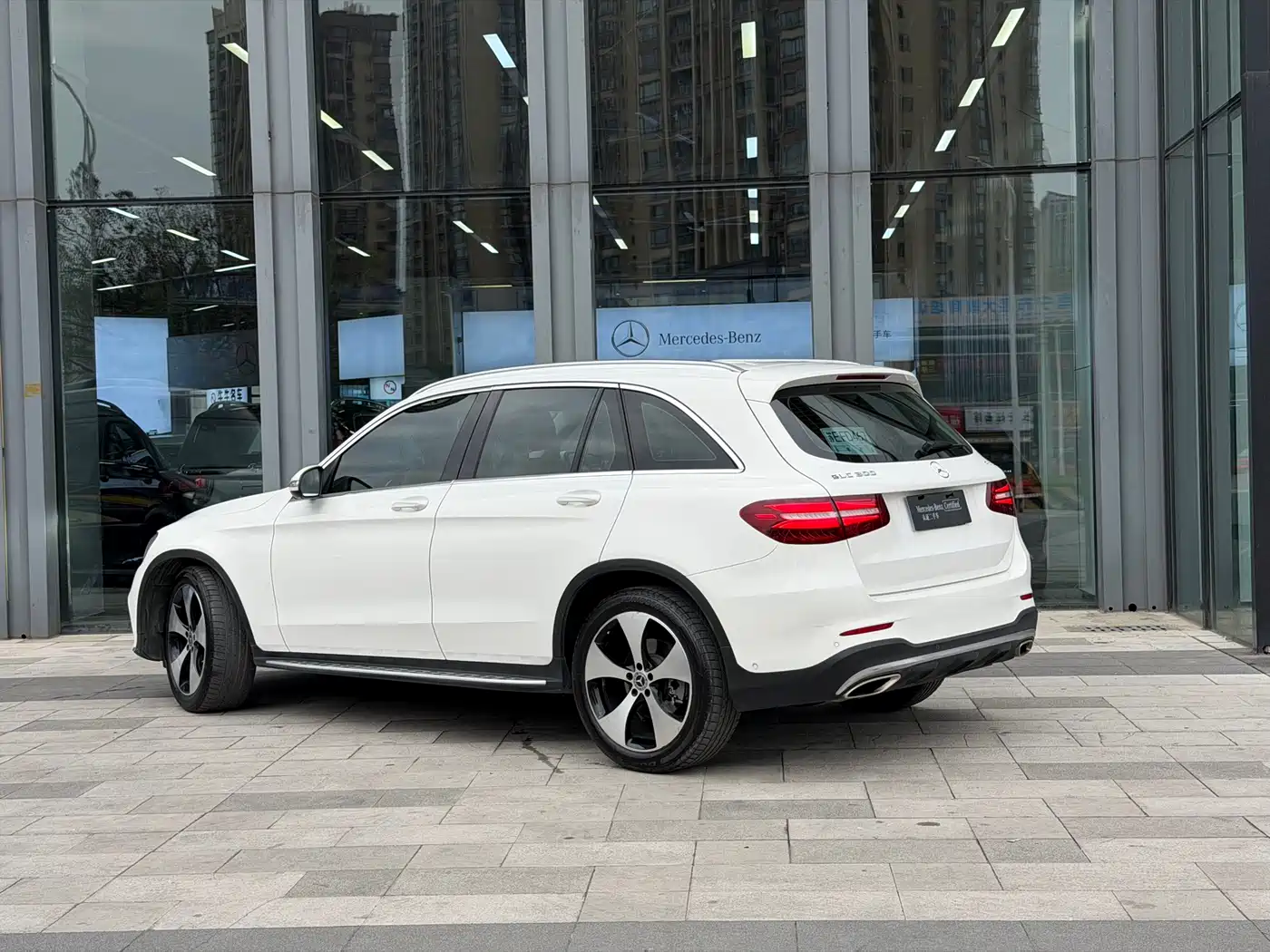 Mercedes-Benz GLC 2018 GLC 300 4MATIC Dynamic фото 18