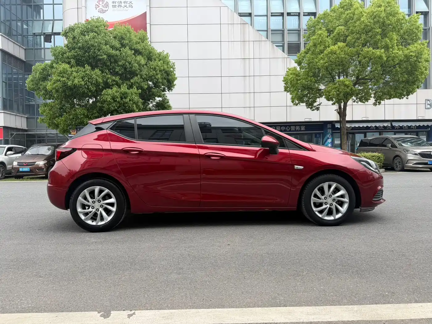 Buick Verano 2018 Hatchback 15S Automatic Leading фото 4
