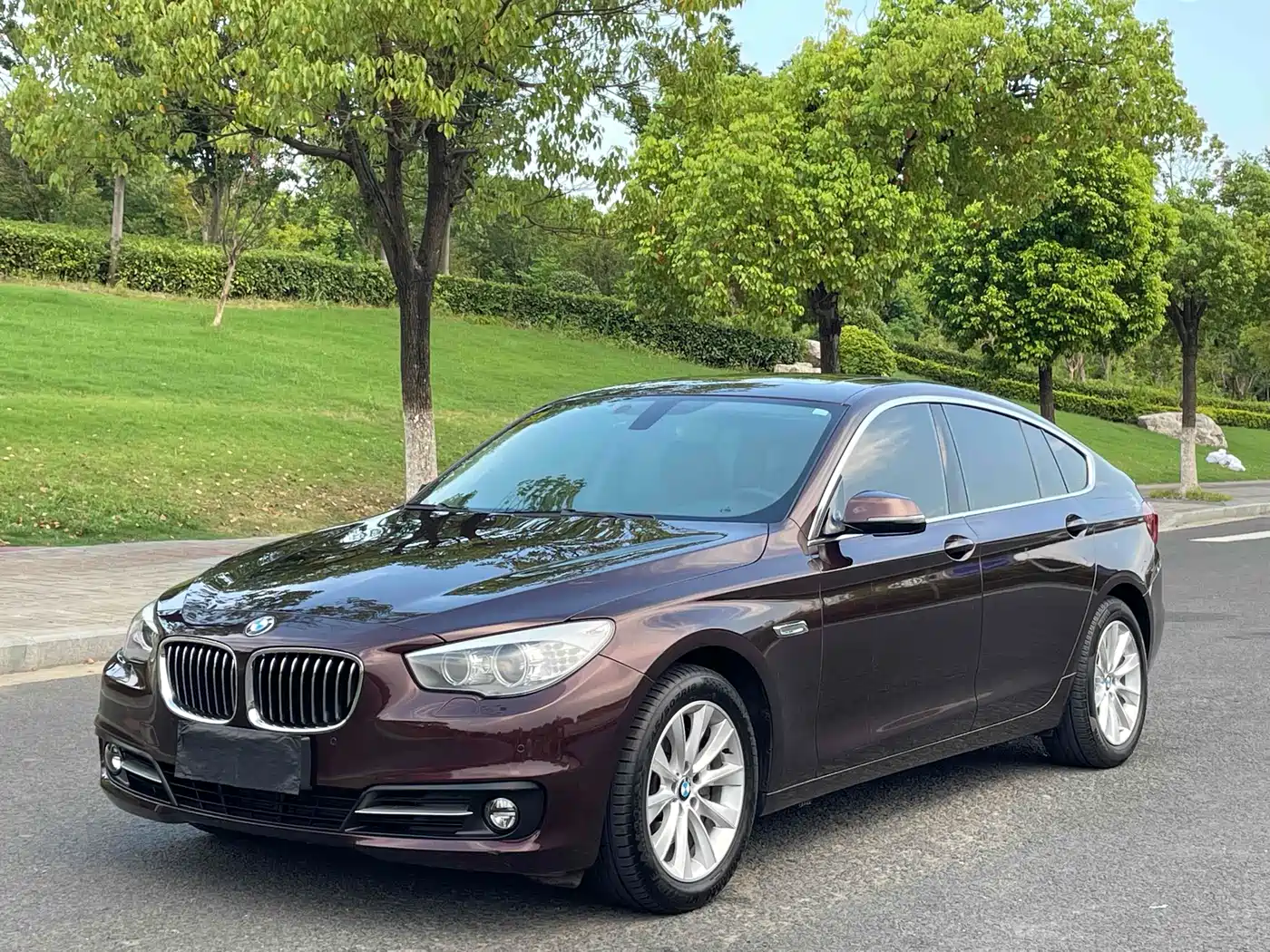 BMW 5 Series GT 2015 528i Leading
