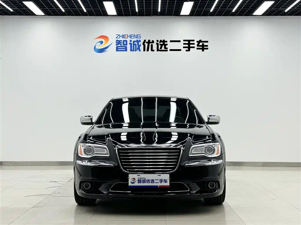 Chrysler 300C (Import) 2015 2013 Model 3.6L Premium Comfort Edition