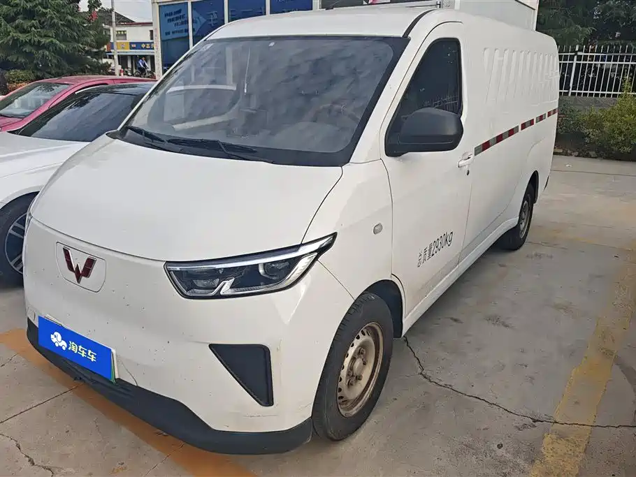  Wuling Motors Wuling Yangguang 2024 300km Practical Enclosed Window Version 60kW