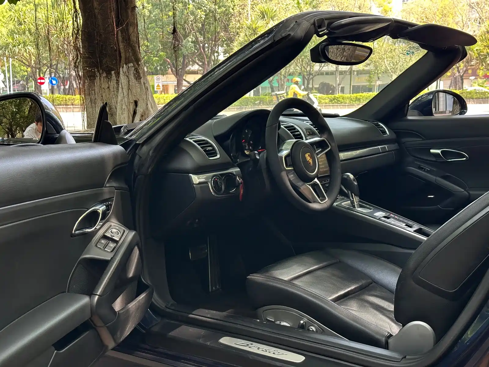 Photo 6 - Porsche Boxster
