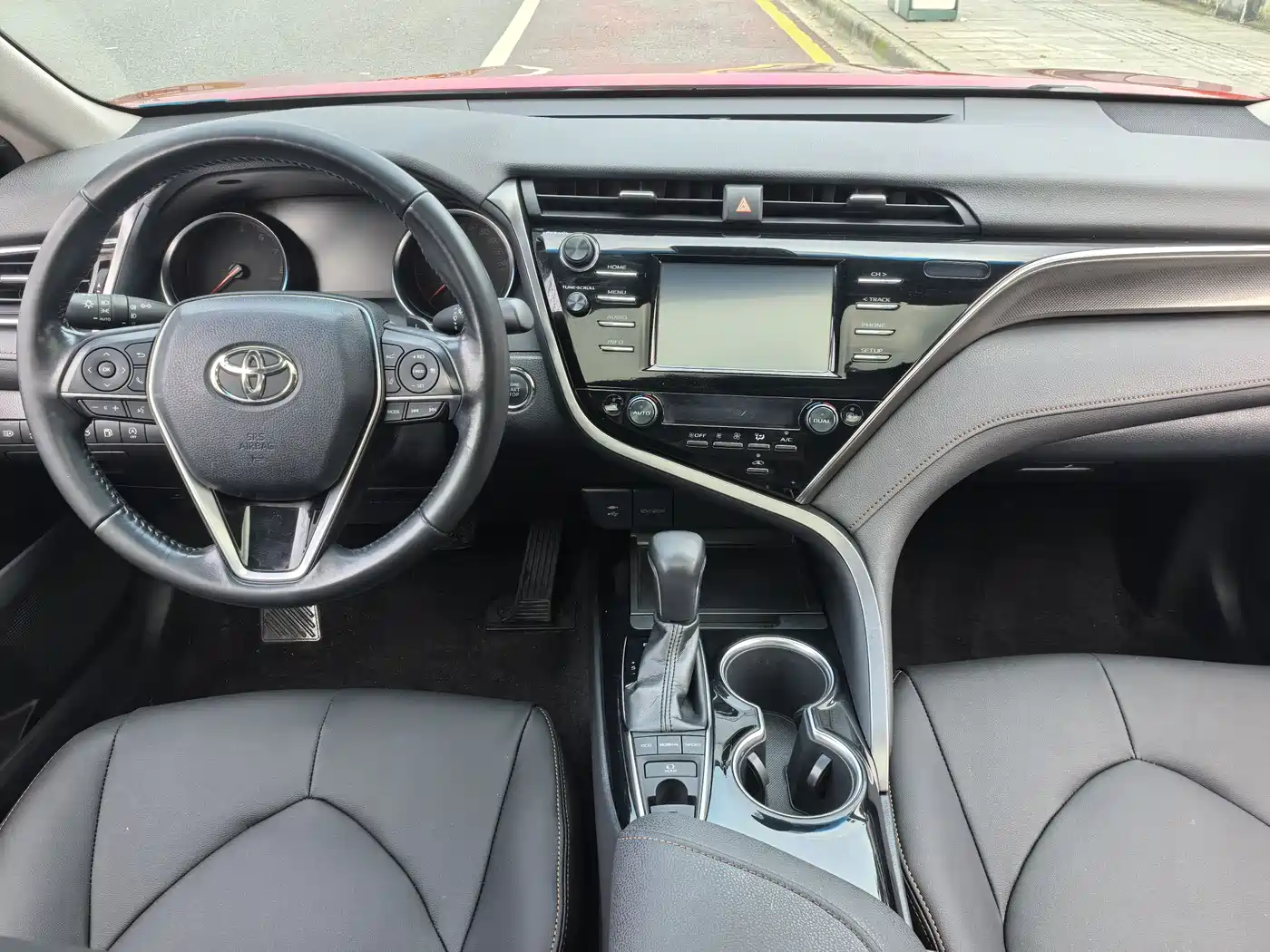 Toyota Camry 2018 2.0S Sport Edition фото 10
