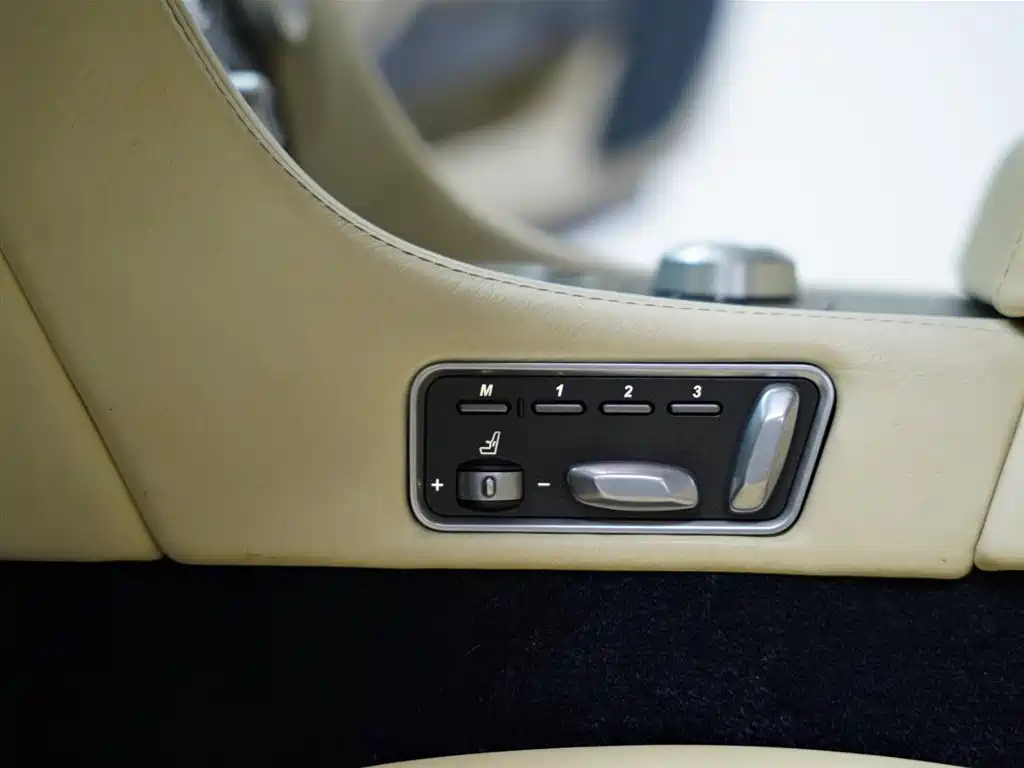 Aston Martin Rapide 2011 2010 6.0L