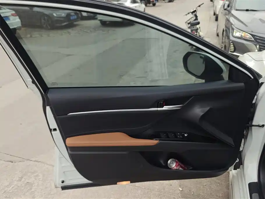 Toyota Camry 2023 2.5G Luxury Edition фото 7